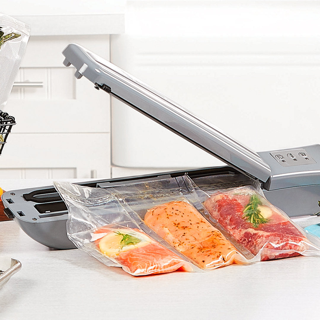 Mit dem PowerXL Duo NutriSealer werden Fleisch und Fisch portionsweise vakuumiert – ideal zum Marinieren oder Einfrieren.