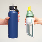 Horsepower Duck im Größenvergleich mit einer Trinkflasche – kompakt und handlich.
