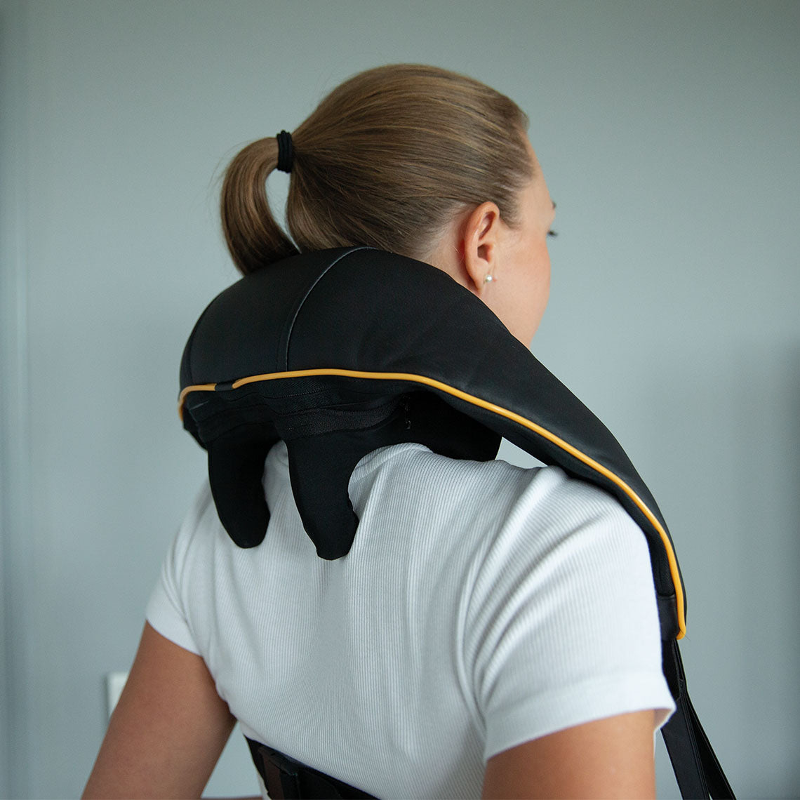 04_Belena_NeckComfort_MassiertNackenSchultern.jpg