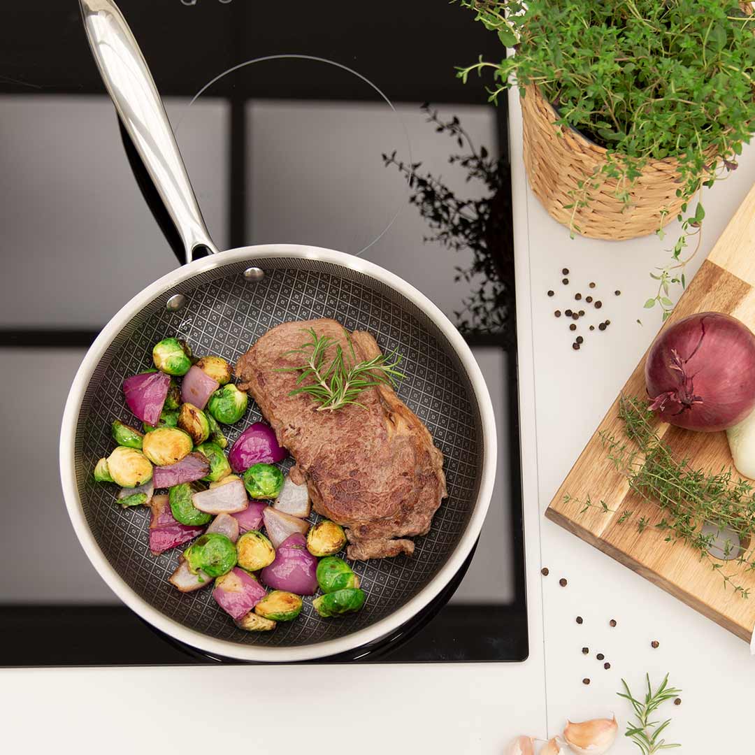 04_Bratpfanne_LivingtonTitan_Pan_Upsells.jpg
