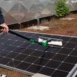 Mit Hammersmith AquaClean Deluxe Solarpanels gründlich reinigen – ohne Leiter.