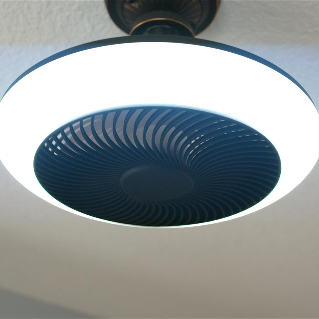 05_Livington_Breeze_Brite_2100_Lumen.jpg