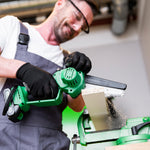 Hammersmith PocketSaw Pro bei Feinarbeiten in der Werkstatt