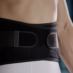Seitenansicht eines angelegten Copper Fit X Belt mit Klettverschluss