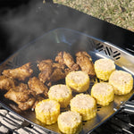 Mais und Hähnchen in hoher Grillpfanne