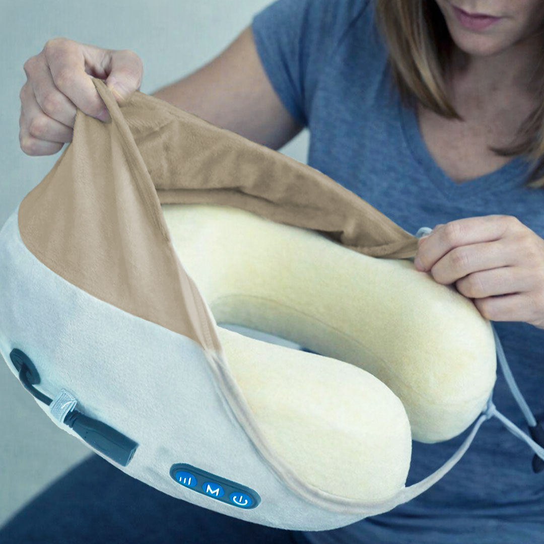 Nackenmassagegerät mit geöffnetem Bezug, der das gepolsterte Innenmaterial zeigt