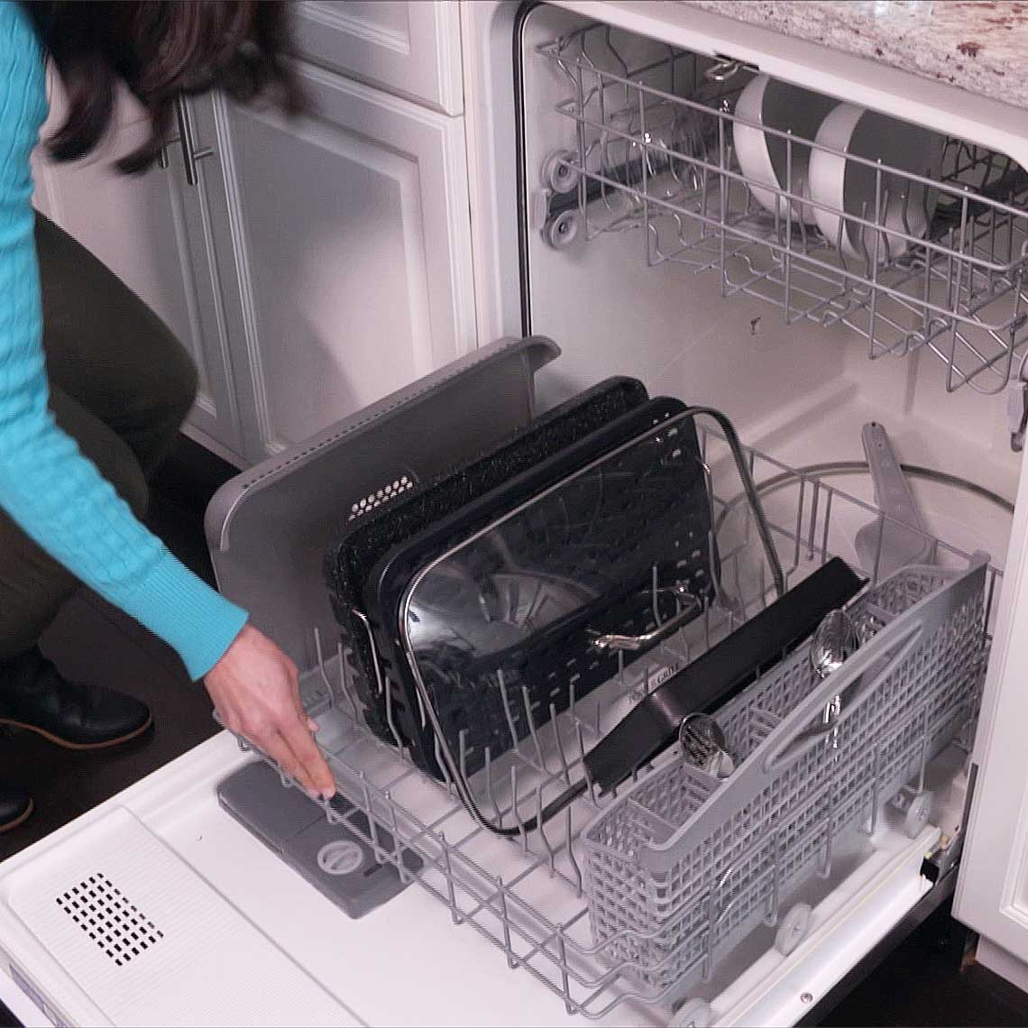 PowerXL Smokeless Grill – alle abnehmbaren Teile werden zur Reinigung bequem in den Geschirrspüler gestellt.