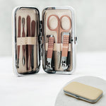 Kompaktes Maniküre-Set mit Schere, Nagelknipser & Feile – ideal für Zuhause & unterwegs.