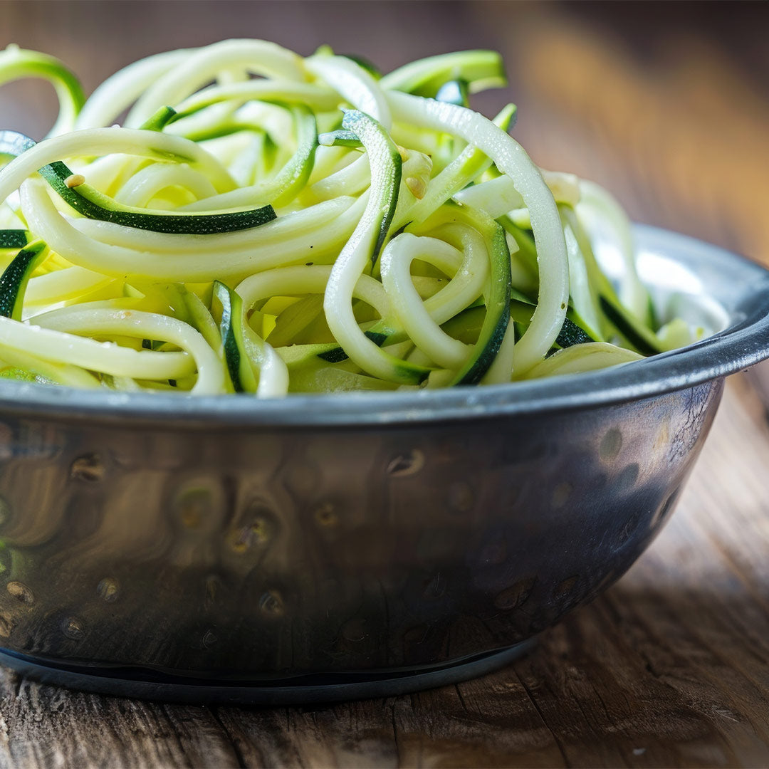 Zoodles in einer Schale