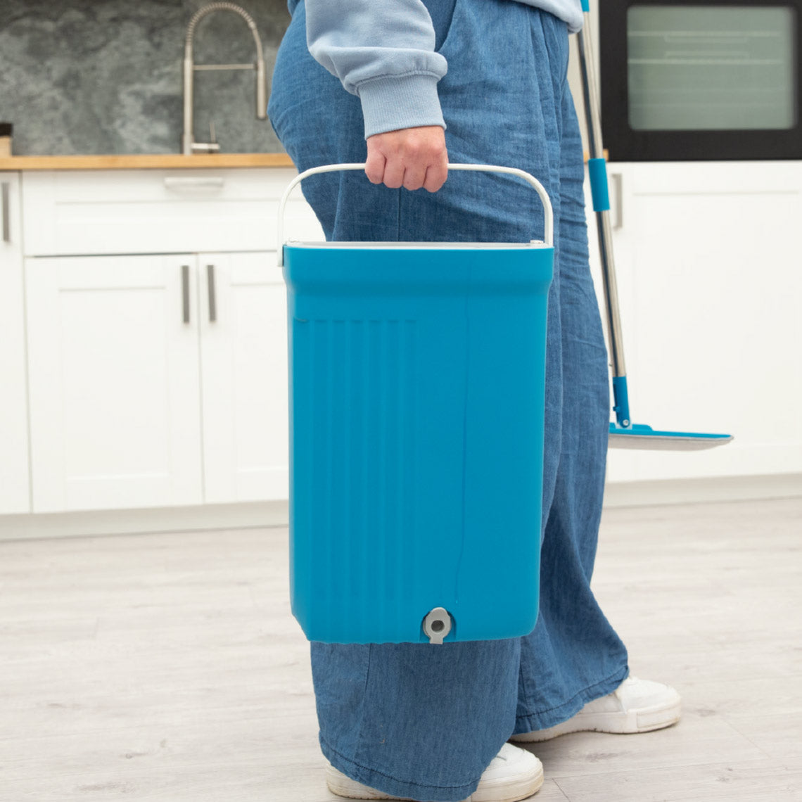 Livington_HydroClean_7_Tragegriff.jpg