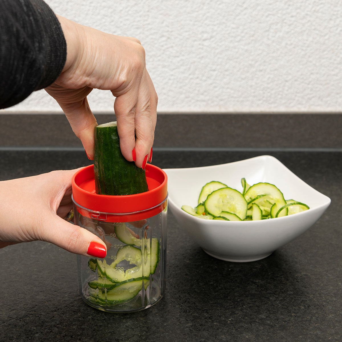 Handspirale-Schneider für frische Gurkenscheiben und Salate.