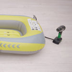 Hammersmith AirStorm pumpt ein Schlauchboot schnell auf.