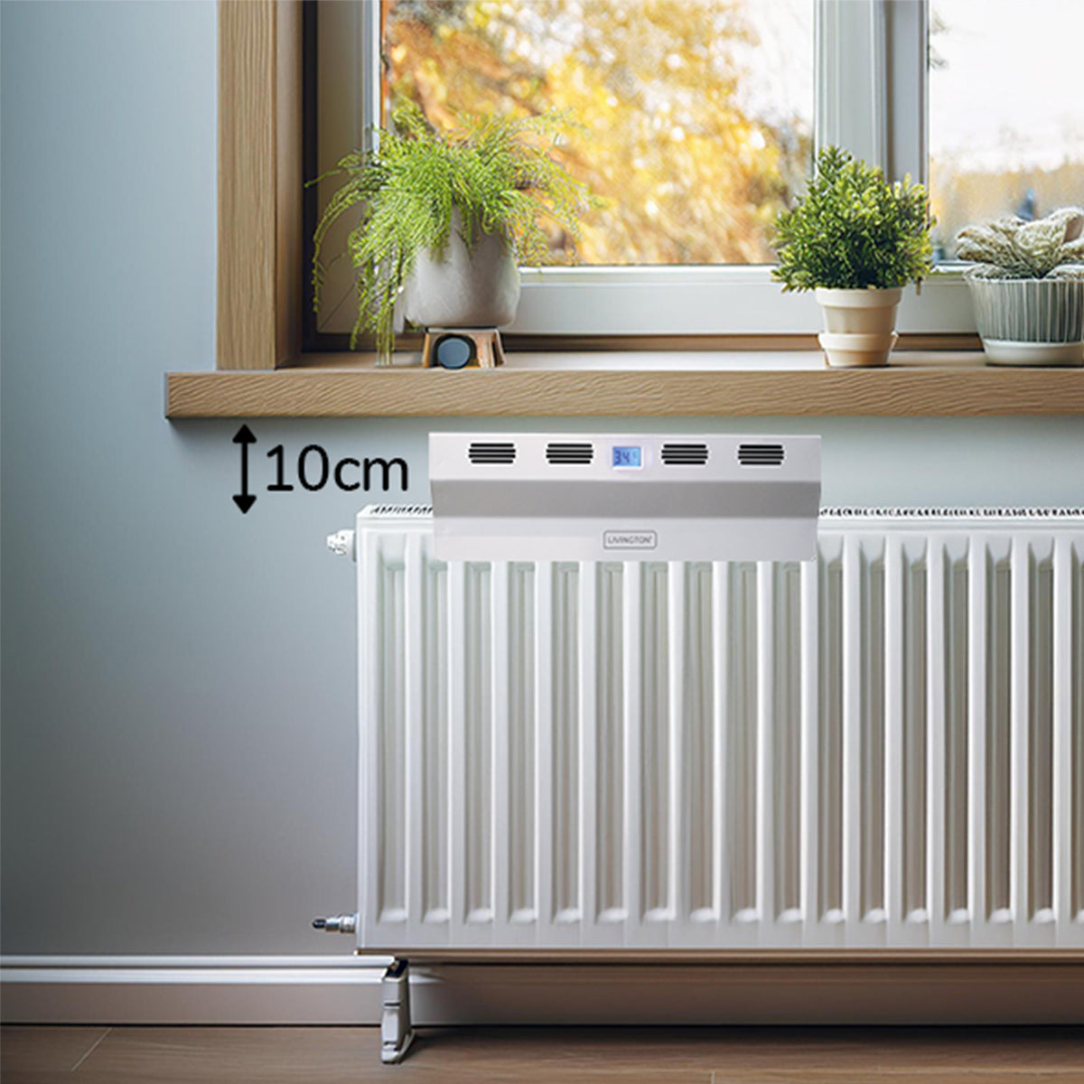 Livington SmartAir Heater auf Heizkörper montiert, Abstand zum Fensterbrett: 10 cm.